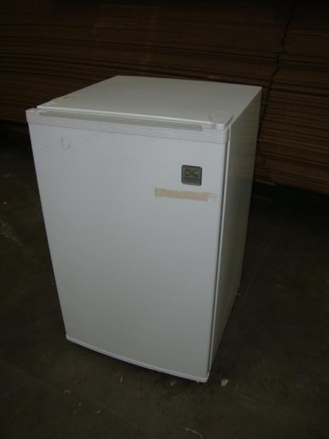 lot 138 image: Daewoo Mini Fridge, model FR-094R, ...