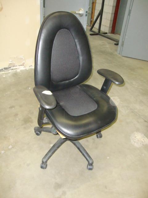 lot 161 image: Office Chair, one repair...