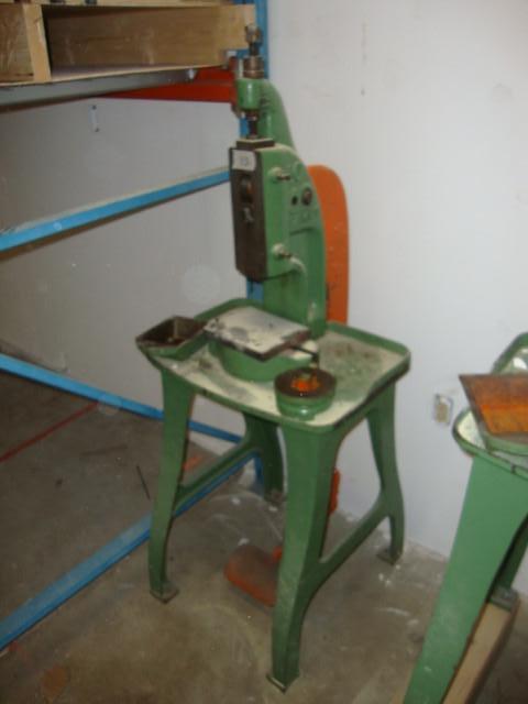 lot 28 image: Famco #10 Foot Press, green...