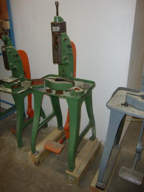 lot 29 image: Famco #10 Foot Press, green with wo...