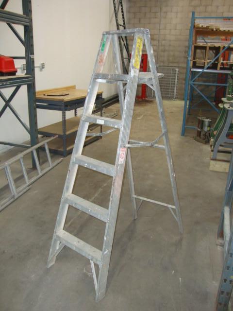 lot 45 image: 6ft Aluminum Step Ladder, Keller Mo...