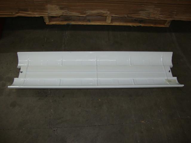 lot 58 image: 48in Fluorescent Light Reflectors, ...