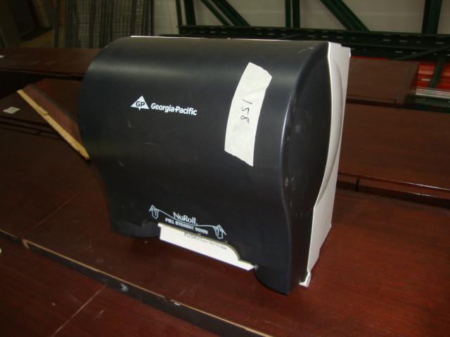lot 63 image: Georgia Pacific NuRoll Paper Towel ...
