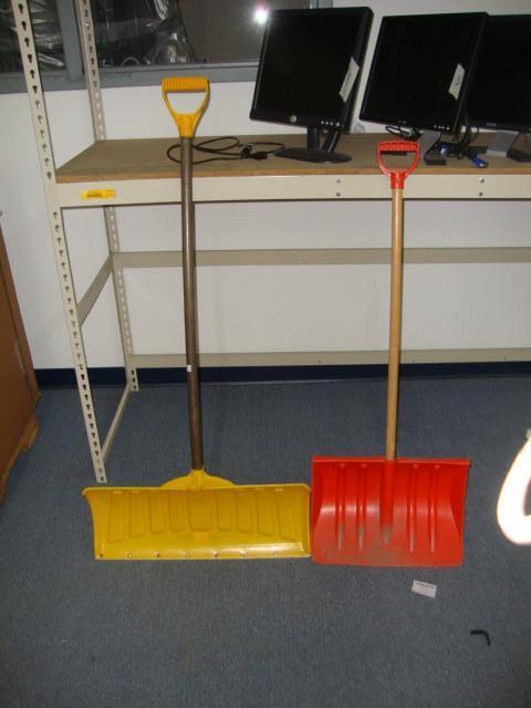 lot 66 image: Snow Shovels, lot of 2...
