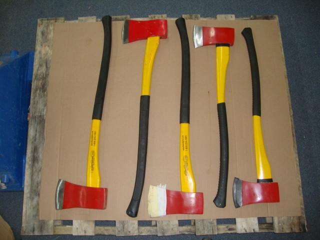 lot 76 image: Axes, lot of 5, new, may have minor...