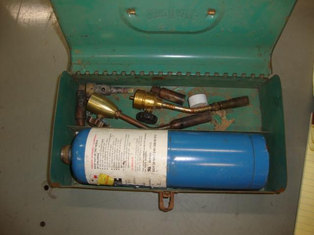 lot 89 image: Propane Torches with Case...