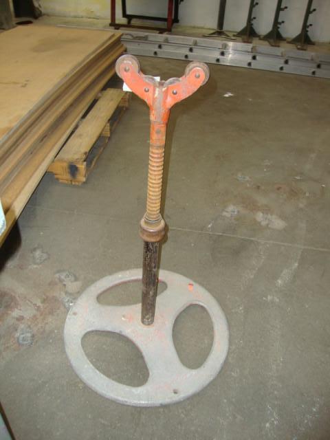 lot 91 image: Pipe Stand, 33in tall...