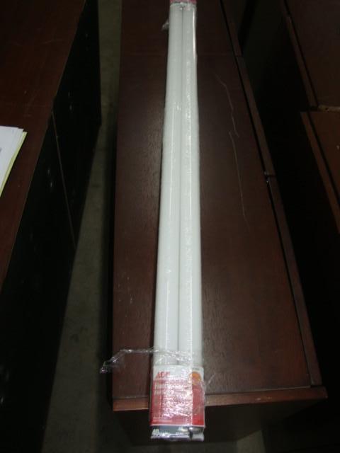 lot 94 image: 40W 48in Fluorescent Bulbs, lot of ...