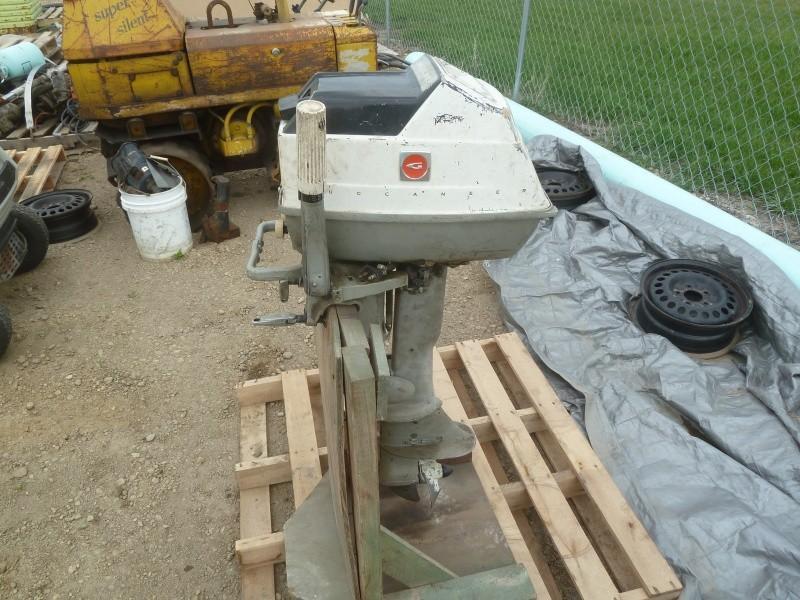 lot 9 image: Gale Boat motor Model# 5D22B 9 Hp...