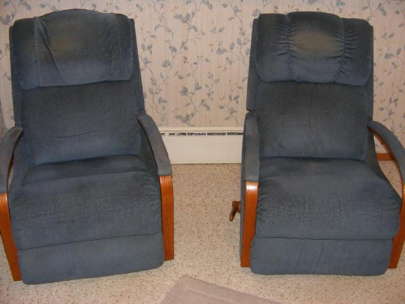 lot 115 image: Pair of Blue Reclining Chairs...