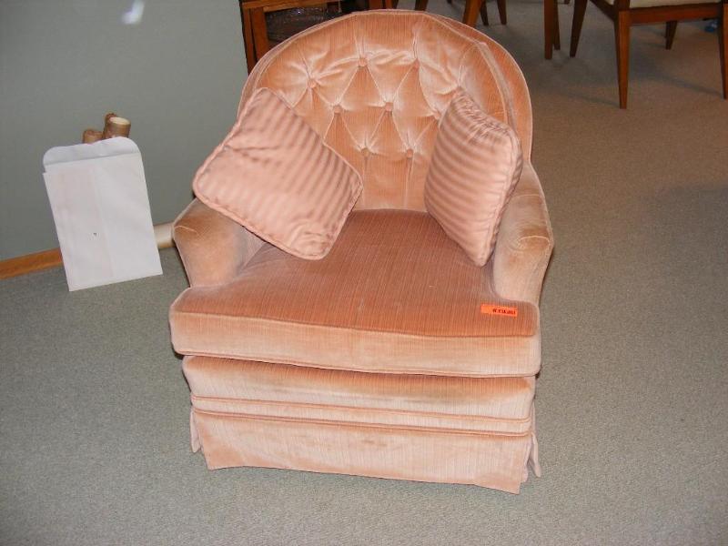 lot 12 image: Chair