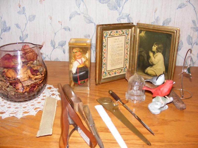lot 120 image: Lot of Decorative Items, Letter Ope...