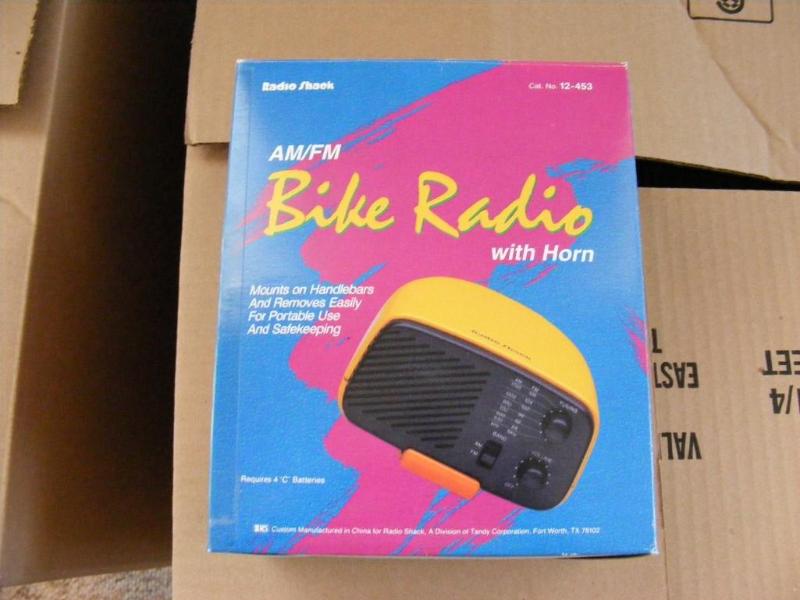 lot 14 image: AMFM Bike Radio with Horn, New in ...