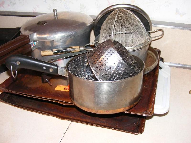 lot 147 image: Kitchen Items
