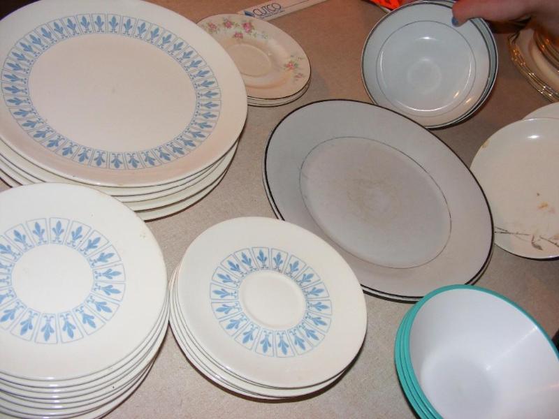 lot 165 image: Dishes