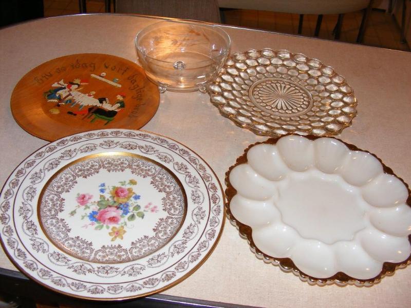 lot 172 image: Serving Items