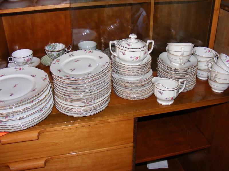lot 184 image: Large Set of Dishes, H&ampC Bavari...