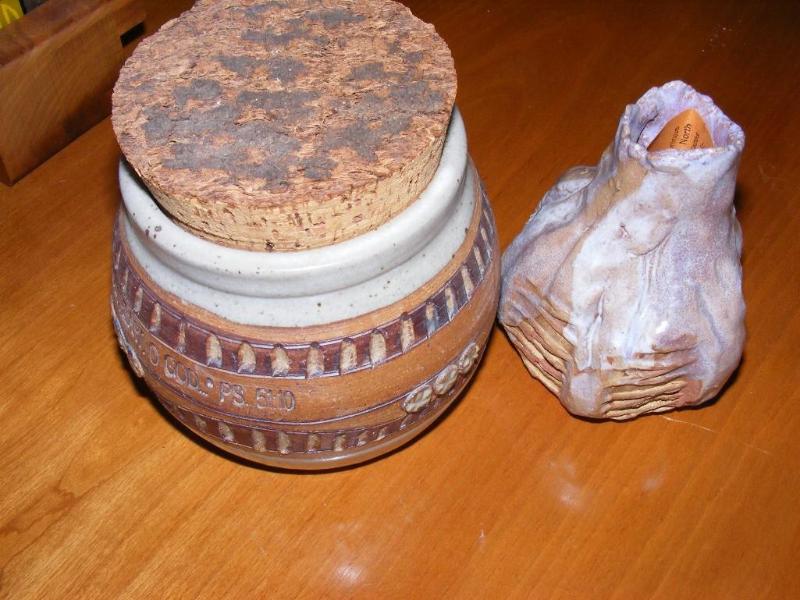 lot 194 image: Two Pottery Pieces, smaller one is ...