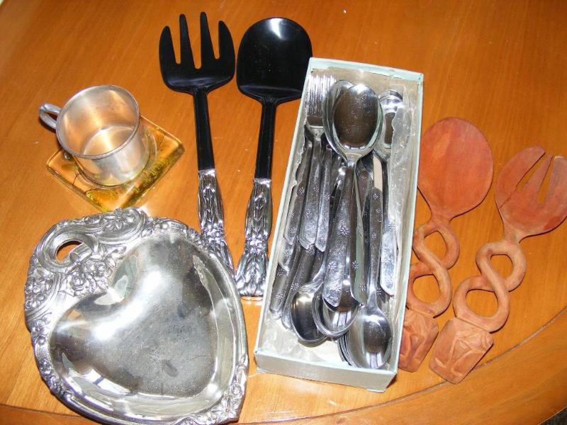 lot 199 image: Lot of Silverware and serving spoon...