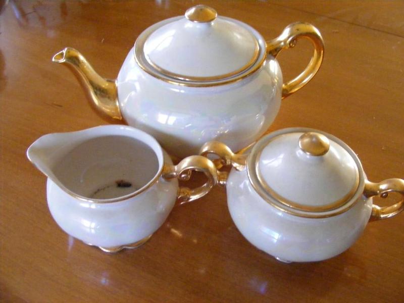 lot 204 image: Tea Set, Tea Pot with Cream and Sug...