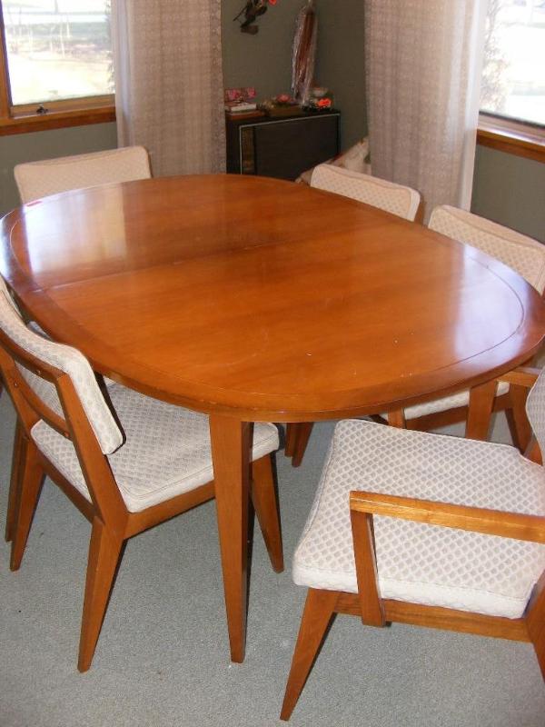lot 209 image: Dining Room Set, Oval Table with tw...