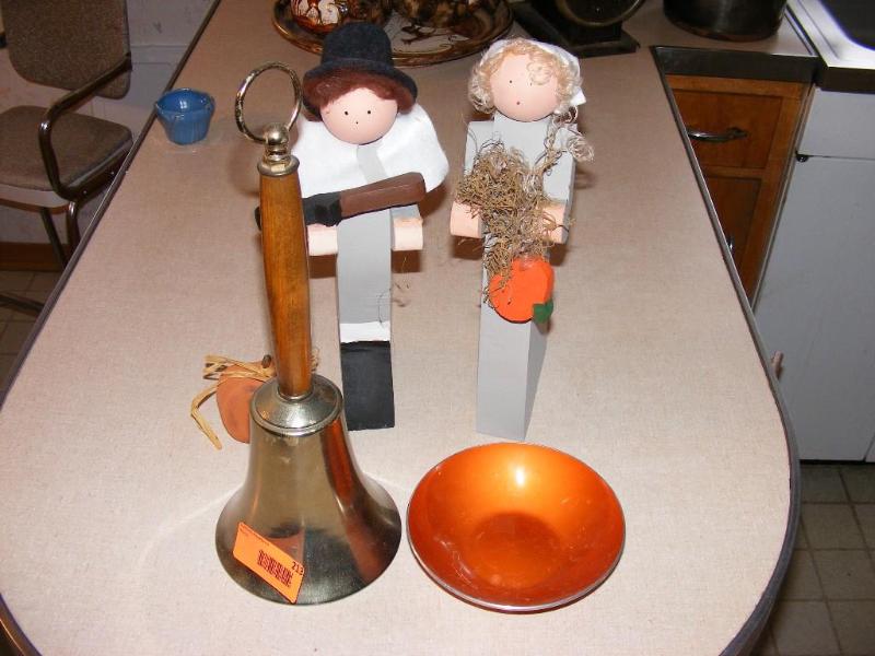 lot 213 image: Dinner Bell and Misc