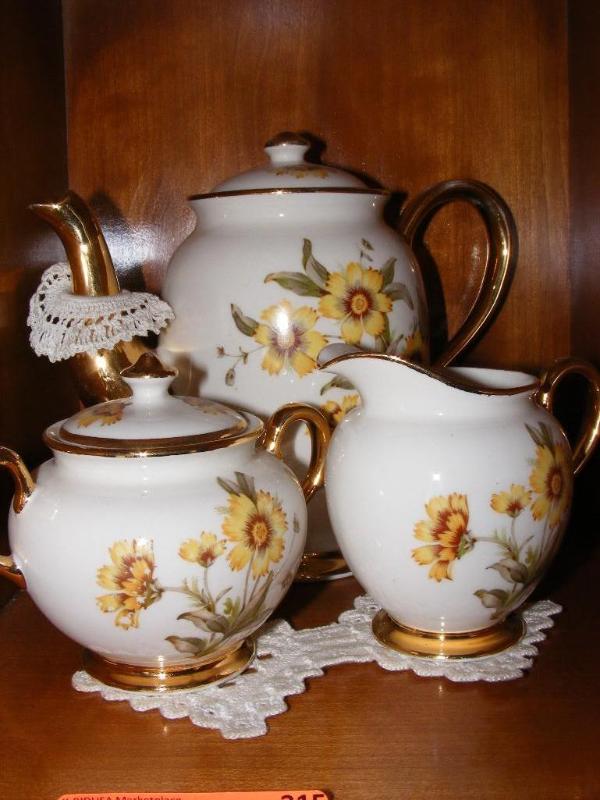 lot 215 image: Tea Set...