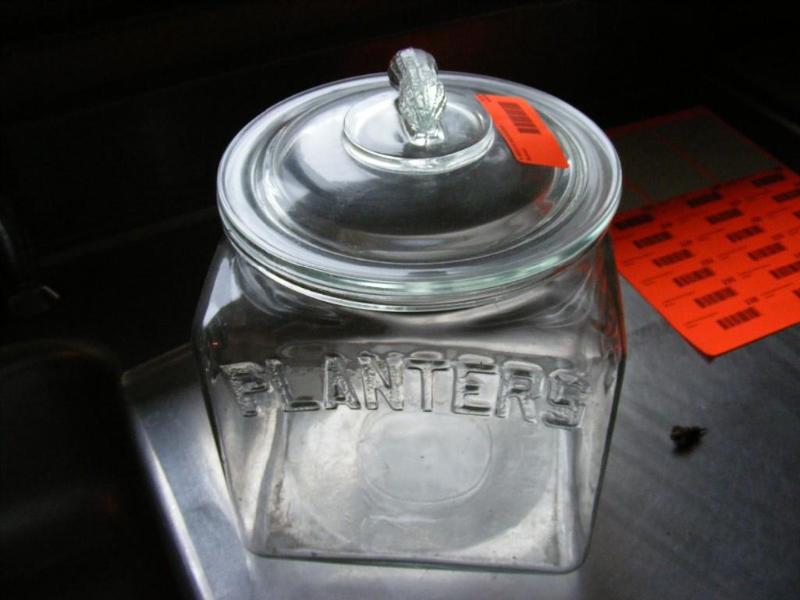 lot 222 image: Planters Cookie Jar