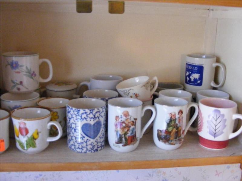 lot 228 image: Cups and Mugs