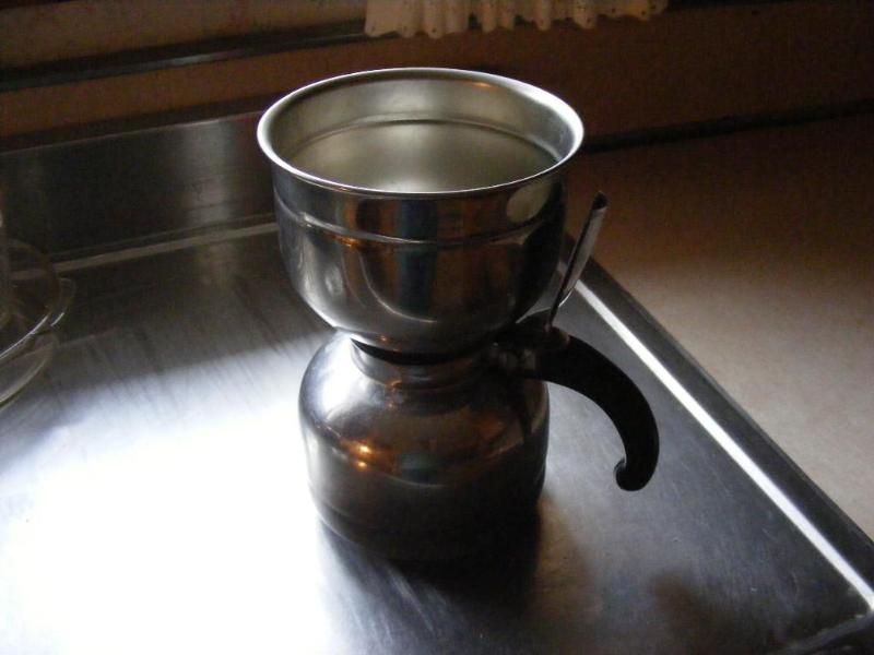 lot 230 image: Tea Pot