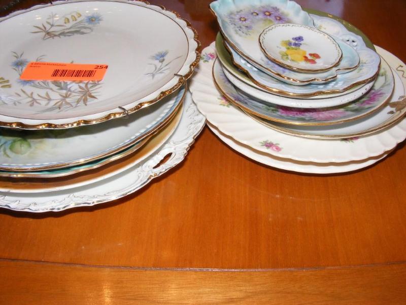 lot 254 image: Lot of Decorative Plates...
