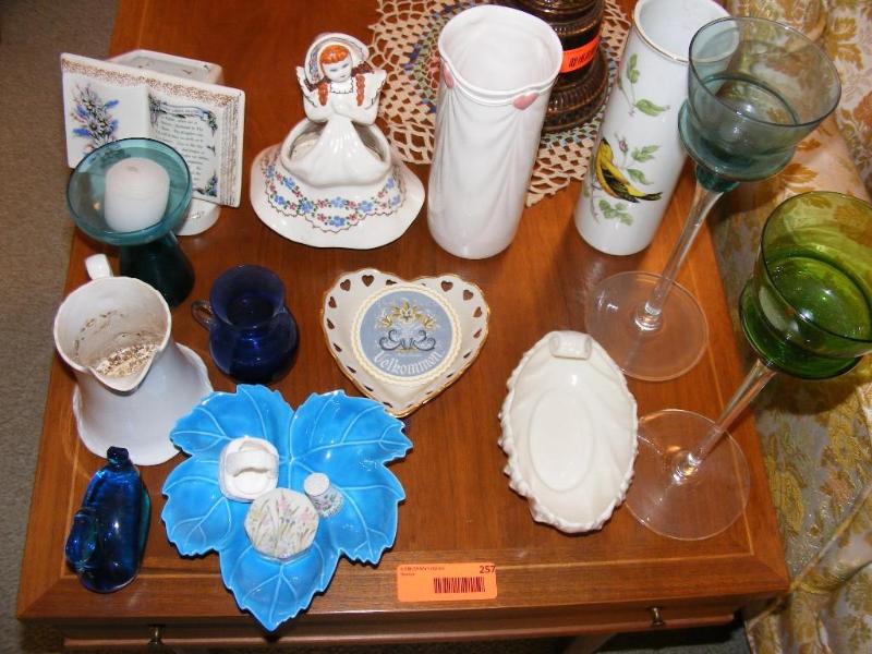 lot 257 image: Lot of Decorative Items...