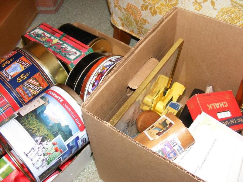 lot 263 image: Lot of Misc Items, Tins, scratch pa...
