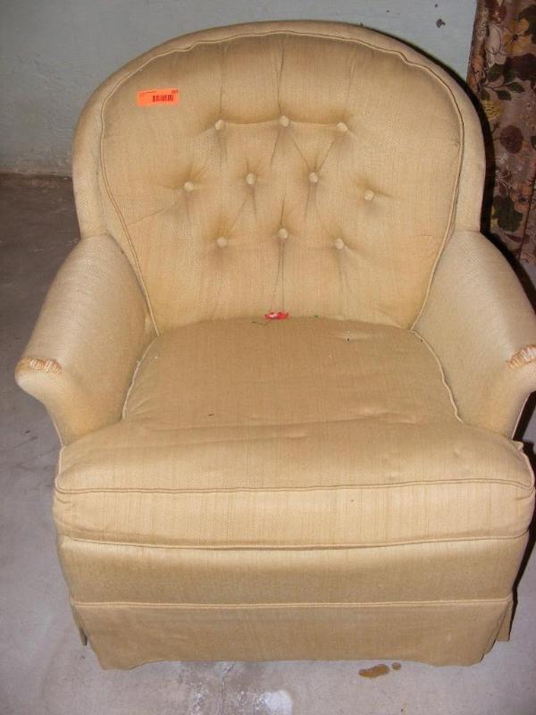 lot 267 image: Cream Colored Arm Chair...