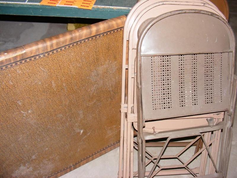 lot 284 image: Older Card Table and 4 folding chai...