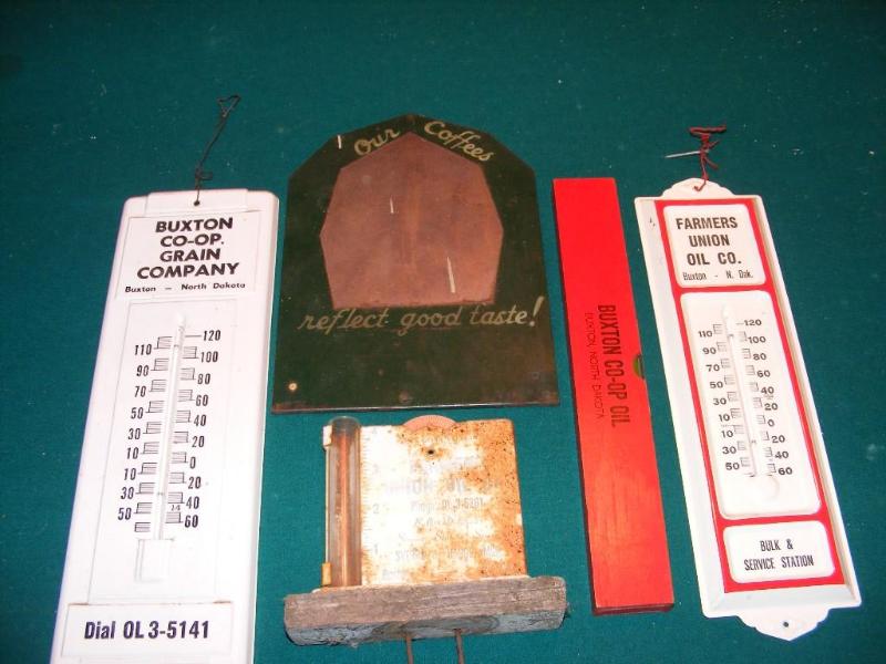 lot 353 image: Lot of Advertising Pieces from Buxt...