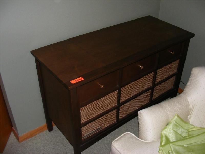 lot 4 image: Motorola Stereophonic Record Player...
