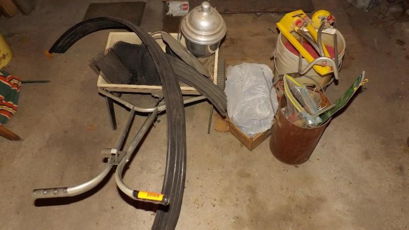 lot 420 image: Mixed Lot of Garage Items, SeedFer...