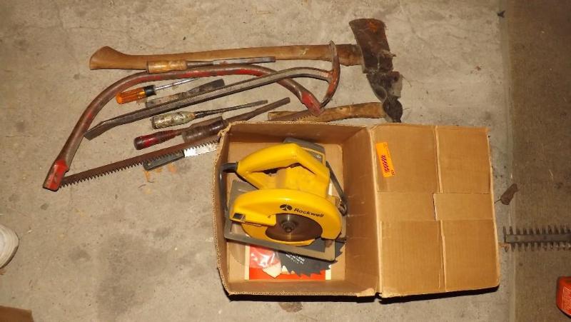 lot 427 image: Mixed Lot of Tools, Hatchet, Ax, Sc...