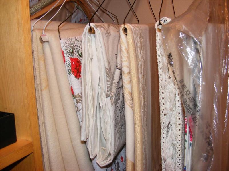 lot 430 image: Several Table Linens...