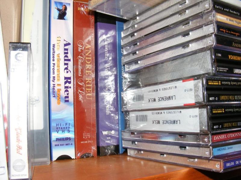 lot 434 image: Mixed Lot of Cassette Tapes, CDs a...