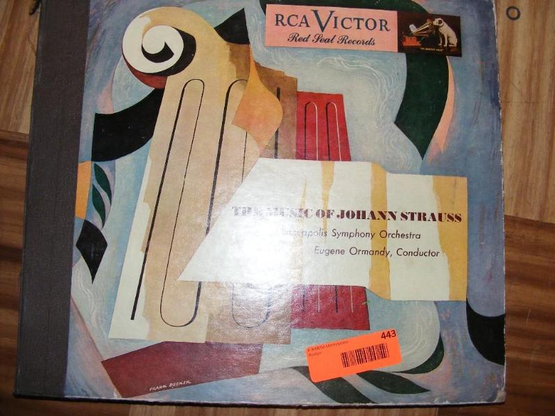 lot 443 image: Lot of Vintage Records...