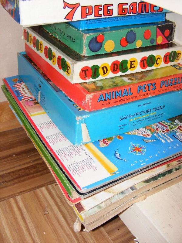 lot 446 image: Stack of Games and Puzzles...