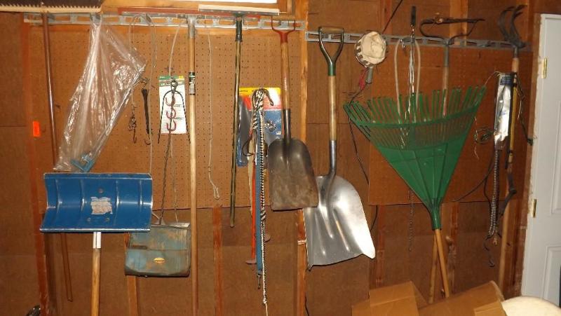 lot 460 image: Variety Lot of LawnGarden Tools, S...