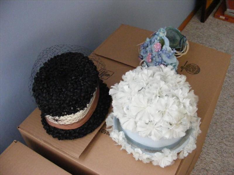 lot 6 image: Vintage Womens&nbspHats, two of th...
