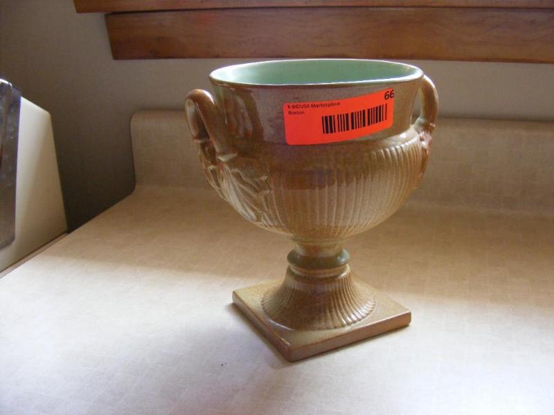 lot 66 image: Red Wing USA 763 Planter...