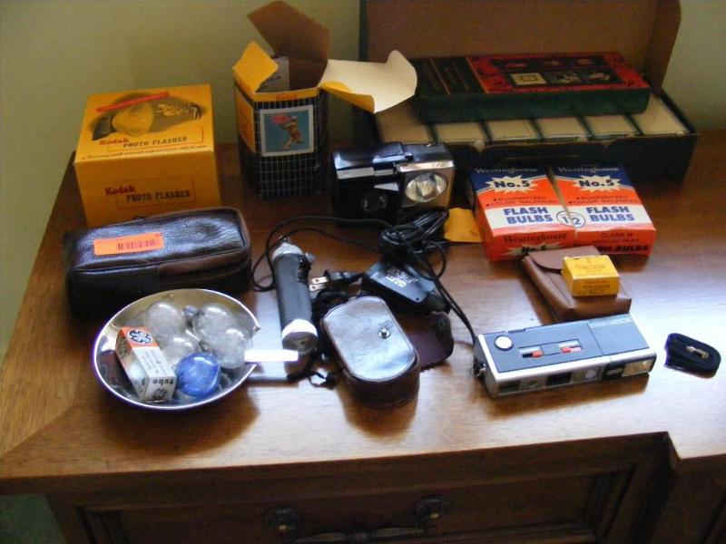 lot 84 image: Lot of Vintage Cameras and Photogra...