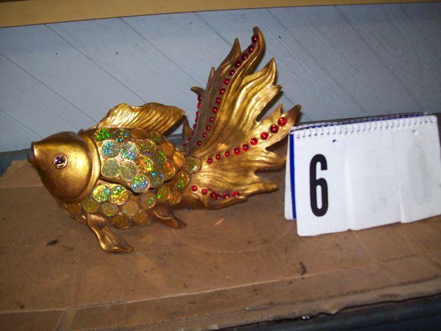 Goldfish Accent Piece, opens For St...