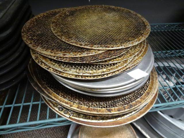 Pizza Screens and Pans...