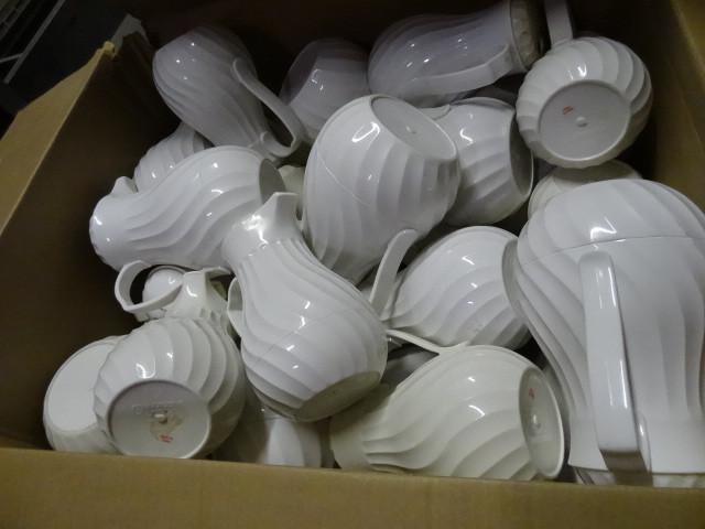 Conndisserve Coffee Servers. Approx...